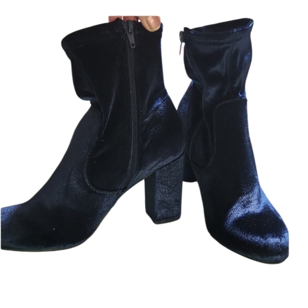 Kohls Elegant Blue Shiny Velveteen Velour Women's Boots Nwot 7.5